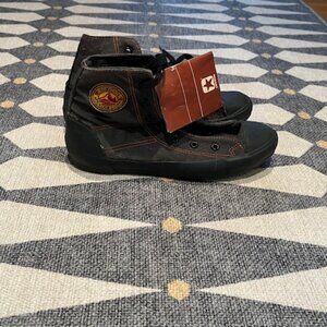 RARE Vintage Converse Mountain Club Black Hightops NWT